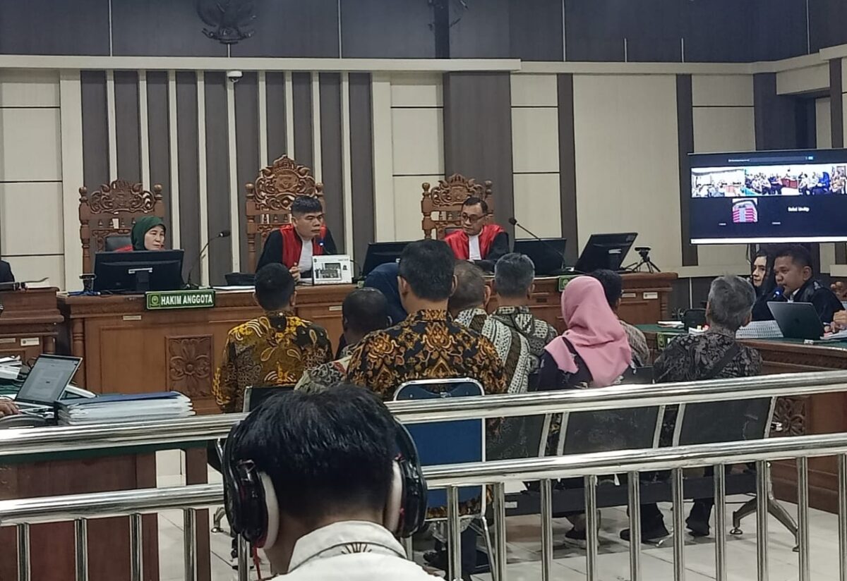 Fadia Arafiq membantah menerima uang gratifikasi sebesar Rp11 juta saat dirinya ulang tahun dalam Sidang lanjutan perkara dugaan korupsi terkait pengaturan penyediaan tenaga alih daya serta penerimaan gratifikasi di lingkungan Pemerintah Kabupaten Pekalongan periode 2021–2026 di Pengadilan Tipikor Semarang, Kamis (13/8/26).