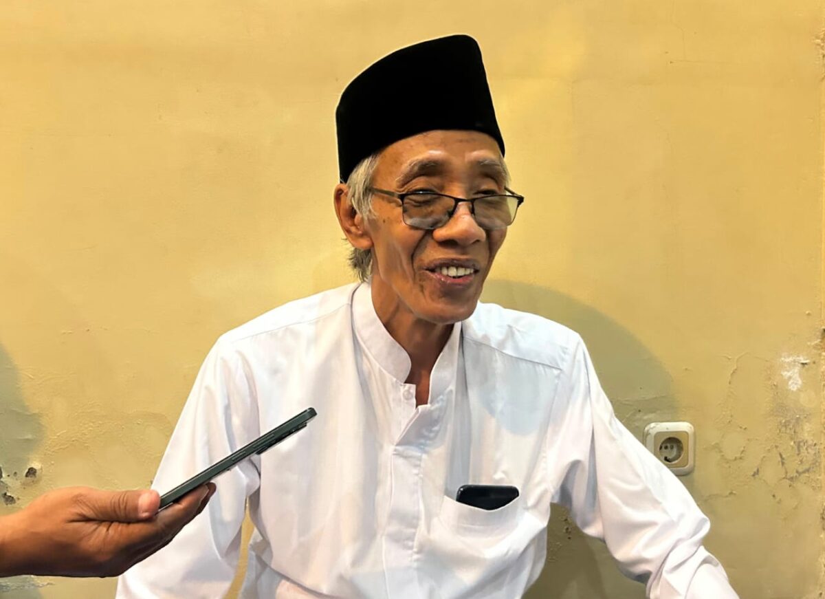 Rais Syuriah PWNU Jateng KH Ubaidullah Shodaqoh bicara NU di tengah dinamika politik, sosial dan budaya usai menghadiri Haul KH Amirin Ke-27 di Jenggot, Kota Pekalongan, Sabtu (15/8/26) malam.