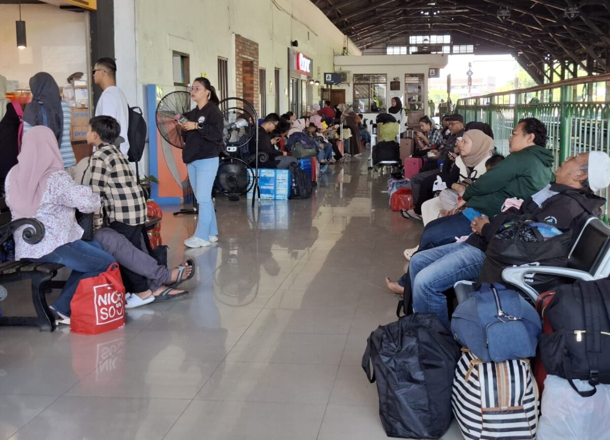 PT KAI memberikan potongan diskon 17 persen dari harga tiket kepada penumpang yang hari ini melakukan perjalanan kereta di Hari Kemerdekaan Republik Indonesia, Senin (17/8/26).
