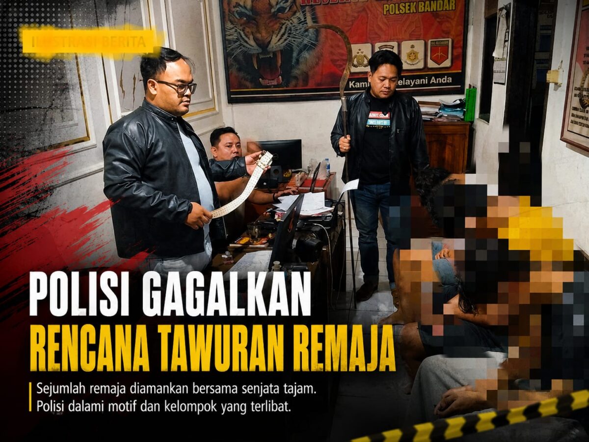 Polisi mengamankan tujuh anak beserta senjata tajam yang diduga hendak digunakan untuk tawuran di Jalan Raya Tulis - Bandar, Senin (17/8/26) malam. Foto: Istimewa dan ilistrasi AI