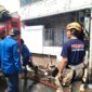 Kebakaran rumah dua lantai di Desa Karangjompo yang berbatasan dengan Kota Pekalongan melahap 80 persen bangunan, Selasa (18/8/26).