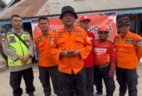 Basarnas menyiapkan peralatan khusus untuk mengevakuasi pendaki Gunung Slamet yang dilaporkan jatuh ke kawah, Selasa (18/8/26).