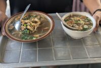 Soto Semarang Mas Bagas dengan porsi besar dan kecil tanpa nasi dengan harga cukup Rp8000 dan Rp10.000 sudah bisa menjadi pilihan untuk sarapan maupun makan siang.