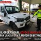 Polisi menunjukkan mobil operasional Kopdes Merah Putih yang diamankan setelah menabrak seorang lansia dan empat unit motor di Jalan Raya Desa Kaliboyo, Kamis (20/8/26).