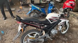 Yamaha Vixion terlibat kecelakaan di Jalan Raya Procot belakangan diketahui hasil curian di wilayah Kecamatan Pangkah, Kamis (21/8/26). Foto: Istimewa