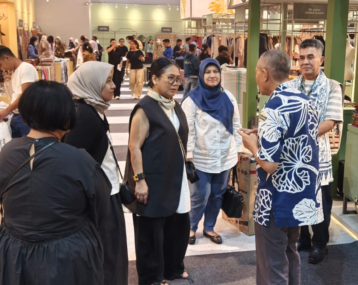 Produk wastra asal wilayah eks-Karesidenan Pekalongan menunjukkan daya jualnya di pasar nasional, Kamis (21/8/26). Foto: Istimewa