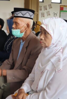 56 Tahun Jadi Pasutri Tanpa Buku Nikah, Pasangan Lansia di Brebes Akhirnya Dapat Pengakuan Hukum