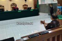 Saksi ahli yang dihadirkan oleh pihak kuasa hukum dari AHF selaku pemohon memberikan keterangannya dalam sidang lanjutan praperadilan di PN Pekalongan, Jumat (28/8/26).
