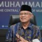 Ketua Umum PP Muhammadiyah Haedar Nashir menyampaikan ucapan selamat setelah KH Miftahul Ahyar terpilih sebagai Rais Aam dan KH Abdul Hakim Mahfudz sebagai Ketua Umum PBNU periode 2026–2031 dalam Muktamar ke-35 NU di Tambakberas Jombang, Senin (31/8/26). Foto: Istimewa