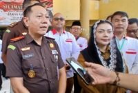Kejari Brebes Indra Muda dan Bupati Paramitha Widya Kusuma saat memberikan tanggapan usai kegiatan di Gedung Sasana Adhiguna Karsa, Senin (31/8/26). Foto: Istimewa