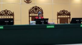 Hakim tunggal PN Pekalongan Ardhianti Prihastuti dalam sidang putusan  Praperadilan AHF menolak seluruhnya dalil yang menjadi keberatan pihak kuasa hukum pimpinan Padepokan Padang Ati terhadap penetapan tersangka yang bersangkutan, Selasa (1/9/26).