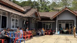 PLN Indonesia Power Unit Bisnis Pembangkitan (UBP) Mrica menyalurkan bantuan sarana air bersih untuk warga Desa Kaliajir, Selasa (1/9/26).