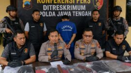 Terduga pelaku pembunuhan seorang perempuan di pos ronda Desa Kebonagung berhasil ditangkap tim Jatanras Polda Jateng, Kamis (3/9/26) dini hari.