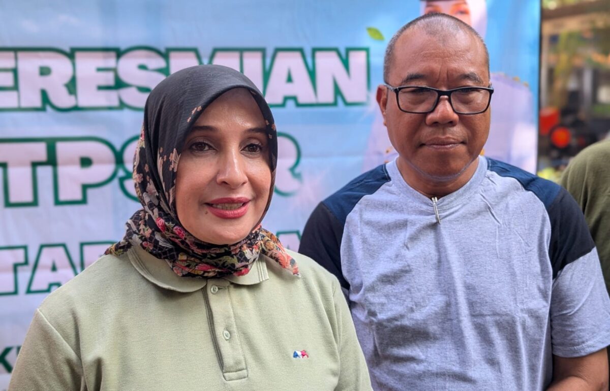Wakil Wali Kota Pekalongan Bilqis Diab meresmikan operasional TPS3R untuk pengelolaan sampah di komplek kantor setda setempat, Kamis (4/9/26).