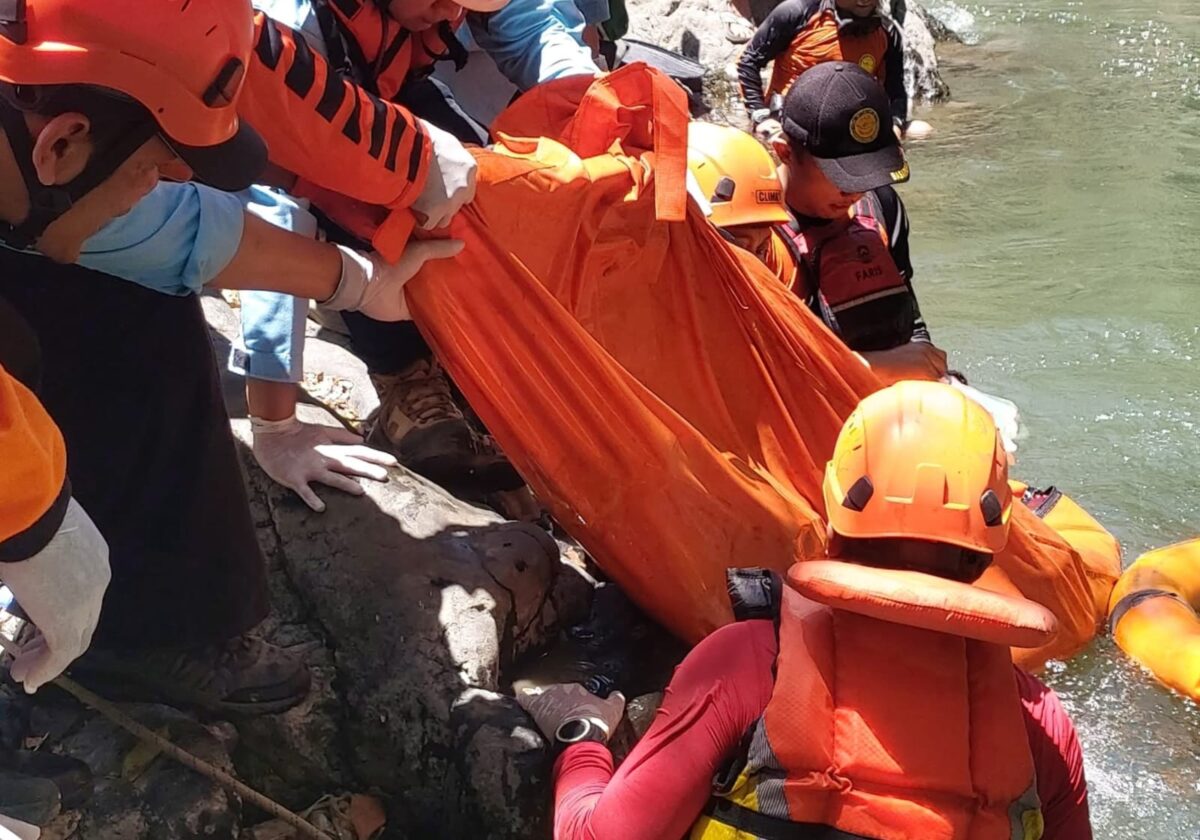 Tim gabungan berhasil mengevakuasi korban tenggelam di Kedung Bokor Sungai Sikasur Pemalang setelah mengerahkan regu penyelam dari Basarnas, Sabtu (5/9/26). Foto: Istimewa