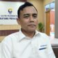 Kepala KPP Pratama Pekalongan Nugroho Nurcahyono saat memberikan keterangan terkait surat klarifikasi transaksi Rp1,7 miliar yang diterima warga Desa Kalirejo Talun, Senin (7/9/26).