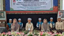 Peserta pelajar Lomba Hadroh Al Banjari dan Rebana memperebutkan Piala Wali Kota Pekalongan berlangsung di Aula Kecamatan Pekalongan Barat, Selasa (8/9/26).