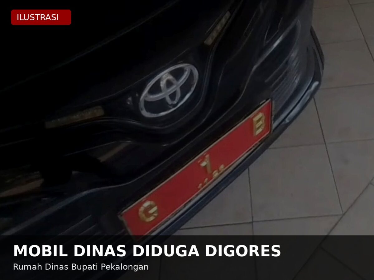 Mobil dinas Bupati Pekalongan dirusak dengan cara digores bodinya oleh orang tidak dikenal, Selasa (8/9/26). Foto: Istimewa & Ilustrasi AI