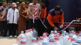 Sebanyak 41 tanki air bersih disalurkan ke masyarakat yang terdampak kekeringan di Kota Tegal, Senin (7/9/26). Foto: Istimewa