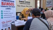Dinsos Kabupaten Batang mengungkap sebanyak 7.586 penerima bansos mengalami penangguhan lantaran terindikasi judol, Kamis (10/9/26). Foto: Ilustrasi AI
