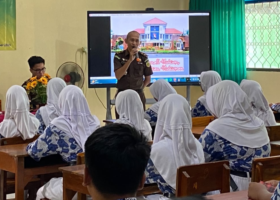 JMS di SMA Negeri 1 Bawang tidak hanya mengenalkan siswa terhadap penyuluhan hukum dan penanganan perkara dari narasumber kejaksaan yang berlangsung, Kamis (10/9/26). Foto: Istimewa