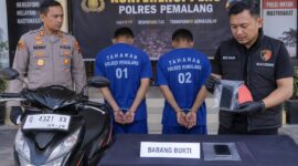 Dua tersangka pelaku kejahatan dengan modus perkenalan di media sosial yang berujung membawa kabur motor dan telpon genggam milik korbannya diamankan jajaran Polres Pemalang, Jumat (11/9/26). Foto: Ilustrasi