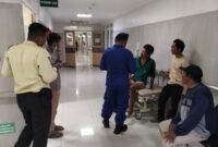 Budi Riyanto nelayan korban kapal karam di muara Pelabuhan Pekalongan sedang dimintai keterangan oleh polisi, Sabtu (12/9/26) malam.