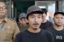 Tim kreatif Sim One M Akhid memberikan klarifikasi sekaligus meminta maaf setelah vidio aksi teatrikal yang dikaitkan dengan ritual satanik viral di media sosial, Senin (14/9/26).