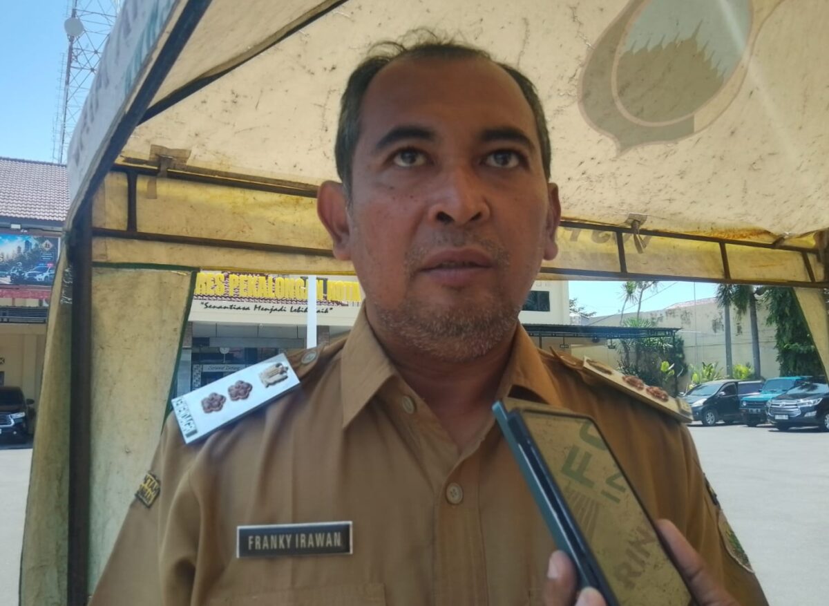 Lurah Sumbangkulon Agatha Franky Irawan mengungkap kondisi mental panitia karnaval yang terganggu lantaran tekanan dan serangan di media sosial pasca aksi teatrikal yang banyak mendapat hujatan di dunia maya, Selasa (15/9/26).