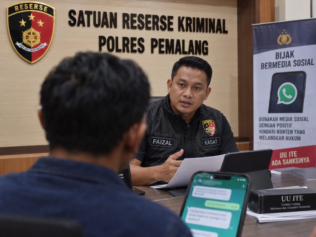 Polres Pemalang menghentikan perkara pesan mesum yang dikirim oleh seorang oknum yang diduga pengajar di lembaga pendidikan kepada seorang anak didik, Rabu (16/9/26). Foto: Ikustsrasi AI