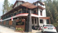 Tingkat hunian hotel dan villa di kawasan wisata Guci Kabupaten Tegal saat ini diperkirakan baru berada di kisaran 30 persen, Rabu (16/9/26).