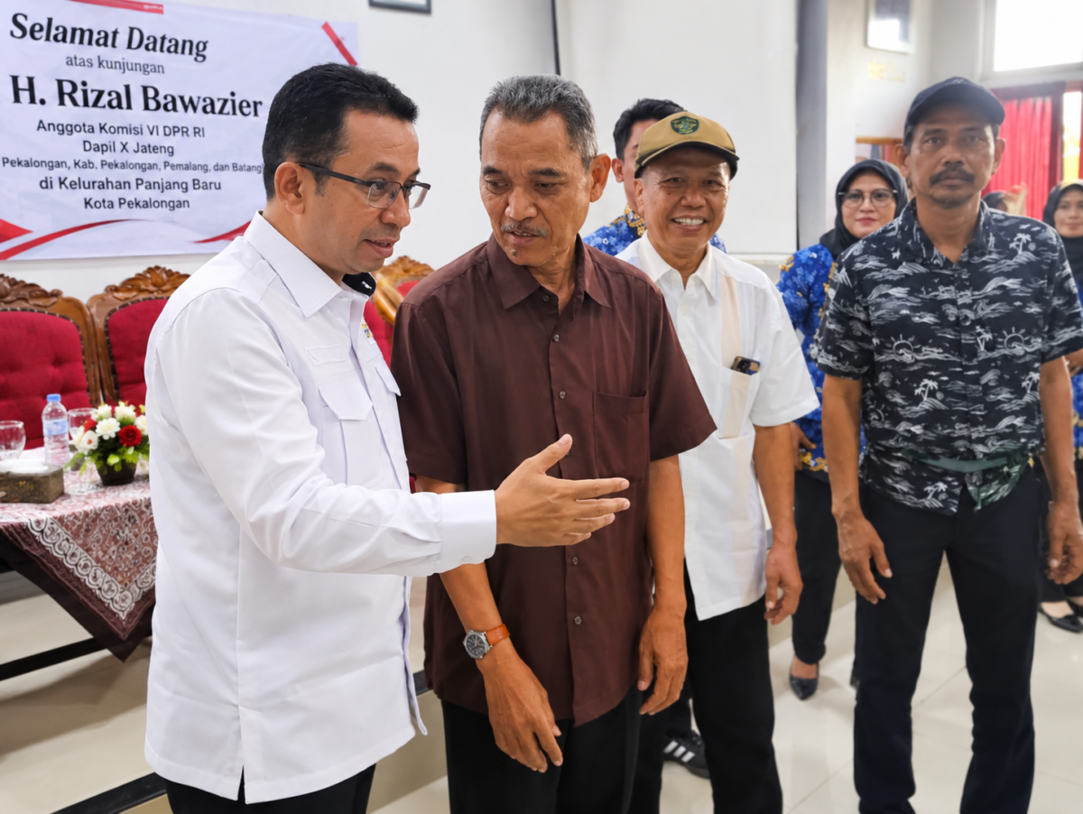 Anggota DPR RI Rizal Bawazier saat bertemu para ketua RW di Aula Kelurahan Panjang Baru, Kamis (17/9/26). Foto: Ilustrasi AI