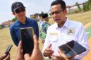 Anggota Komisi VI DPR RI Rizal Bawazier meminta masyarakat menjaga dan merawat lintasan jogging track di Lapangan Desa Cokronegoro sebagai fasilitas publik yang bisa dimanfaatkan bersama, Sabtu (19/9/2026). Foto: Istimewa & Ilustrasi AI