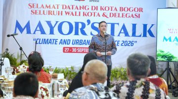 Wali Kota Pekalongan Afzan Arslan Djunaid menjadi pembicara dalam forum strategis Mayors Talk: Climate and Urban Resilience 2026 di Balai Kota Bogor, Senin (28/9/2026). Foto: Dok Pemkot Pekalongan