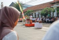 Wali Kota Pekalongan Afzan Arslan Djunaid saat upacara HBN 2026 di Museum Batik Kota Pekalongan, Jumat (2/10/26). Foto: Istimewa dan Ilustrasi AI