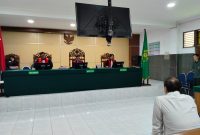 Hakim PN Pekalongan menjatuhkan vonis 9 tahun penjara kepada terdakwa kasus kekerasan seksual anak di bawah umur yang merupakan dokter spesialis gigi di Jalan Hayam Wuruk Kota Pekalongan, Selasa (6/10/26).