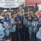 Tim Panitia Reuni Akbar Ika Spensa 25 angkatan berpose dengan Wali Kota Pekalongan dalam acara yang digelar di GOR Jatayu, Sabtu (10/10/2026). Foto: Dok Pemkot Pekalongan