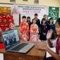 Siswa SD di Kabupaten Batang berbincang dengan teman sebayanya di Jepang dalam acara peringatan Girls Day yang diselenggarakan oleh Kota Toyama, Senin (12/10/26). Foto: Ilustrasi AI