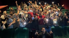 Usai nonton bareng di XXI Ramayana, penonton di Kota Pekalongan dikenalkan juga dengan pemeran film Rambut Sewu: Satu Langkah Getih, Senin (12/10/26). Foto: dok kru