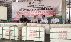 Kurangi Biaya Operasional Melaut, Puluhan Nelayan Roban Barat Batang Dilatih Perbaiki Mesin Perahu