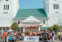 Keseruan Heritage Fun Bike bersama PWI Kota Pekalongan di sejumlah lokasi bersejarah, Rabu (18/10/26). Foto: dok istimewa