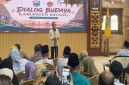 Gubernur Daerah Istimewa Yogyakarta (DIY) Sri Sultan Hamengku Buwono X berbicara dalam forum dialog budaya di Aula Kantor Bupati Batang, Rabu (21/10/26). Foto: dok istimewa