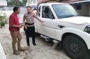 Penampakan mobil bak terbuka warna putih bertuliskan Kopdes Merah Putih diamankan polisi usai kejadian kecelakaan, Kamis (22/10/26). Foto: dok polisi