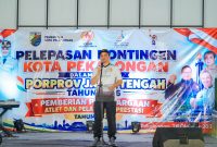 Wali Kota Pekalongan Afzan Arslan Djunaid saat memberikan arahan dalam acara pelepasan kontingen yang akan berlaga di Porprov Jawa Tengah 2026, Selasa (20/10/26) malam. Foto: dok istimewa