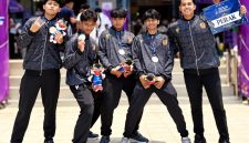 Atlet Esports Kota Pekalongan berpose bersama medali perak yang diraih pada nomor Free Fire beregu dalam Porprov Jawa Tengah 2026 di Kendal, 26–29 Oktober 2026. Prestasi ini menjadi hasil perjuangan tim dalam menghadapi persaingan antardaerah, Jumat (30/10/26). (foto: dok istimewa/AI)